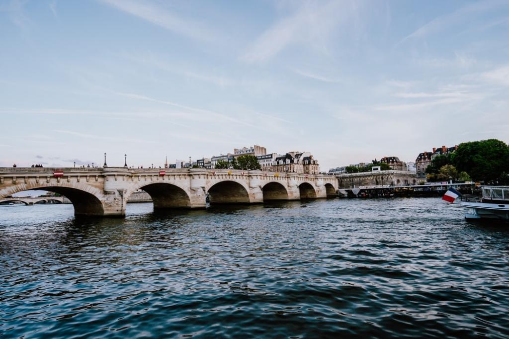 Douce flânerie au fil des ponts parisiens