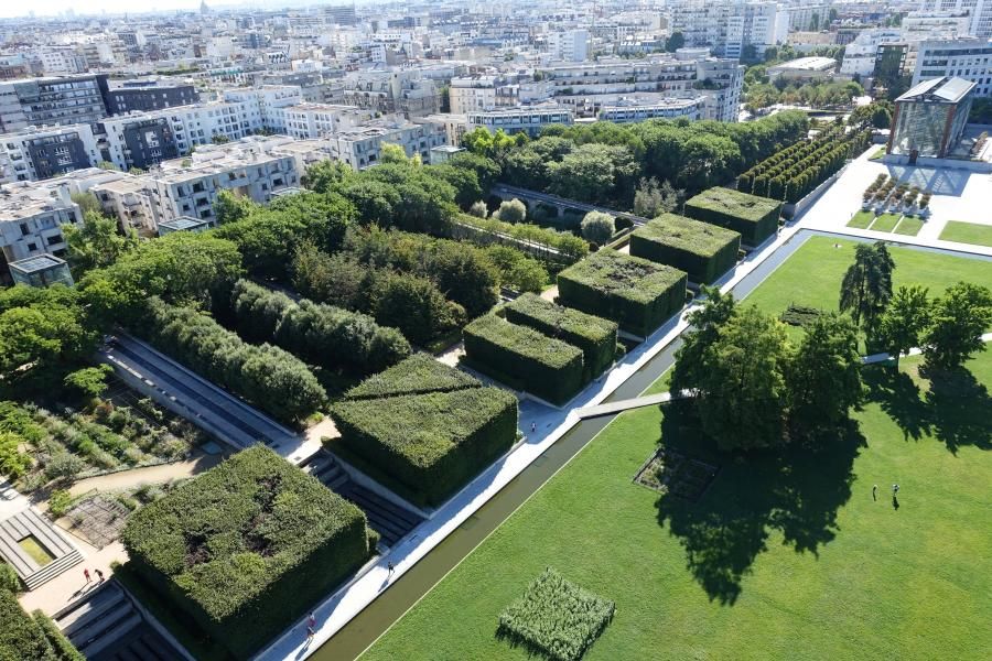 This summer, Paris unveils its most beautiful parks and gardens.