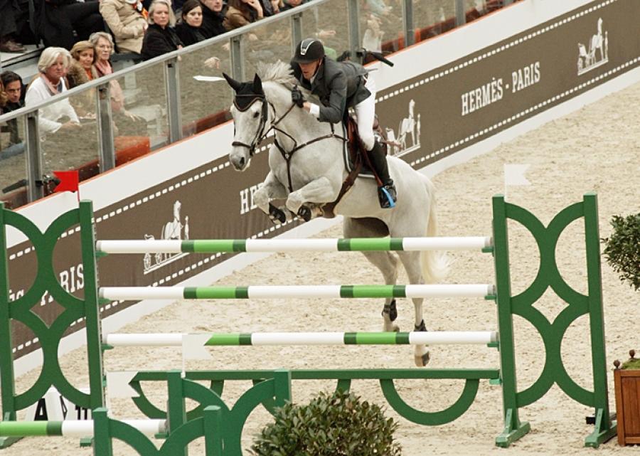 Decorative arts and show jumping in Paris this spring