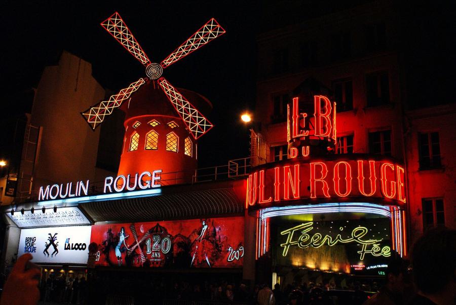 We celebrate love in Paris