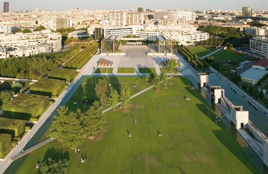 Enchanting gardens in Paris at the Parc André-Citroën