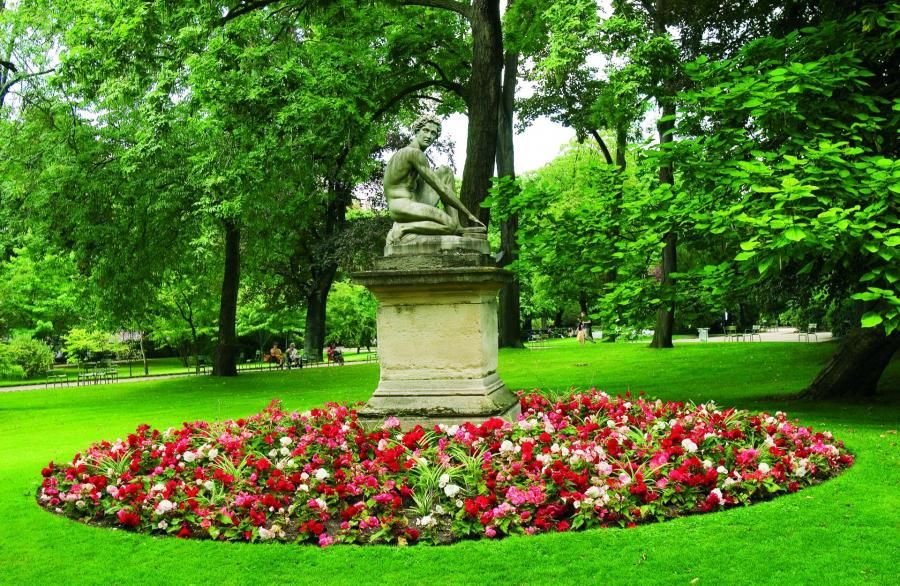 Beautiful gardens in Paris include lavish Luxembourg Gardens